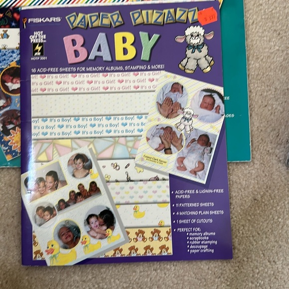 NEW: 2 scrapbooks, 4 kits of jumbo cut-out scrapbook pages and free paper pizazz - Picture 11 of 16